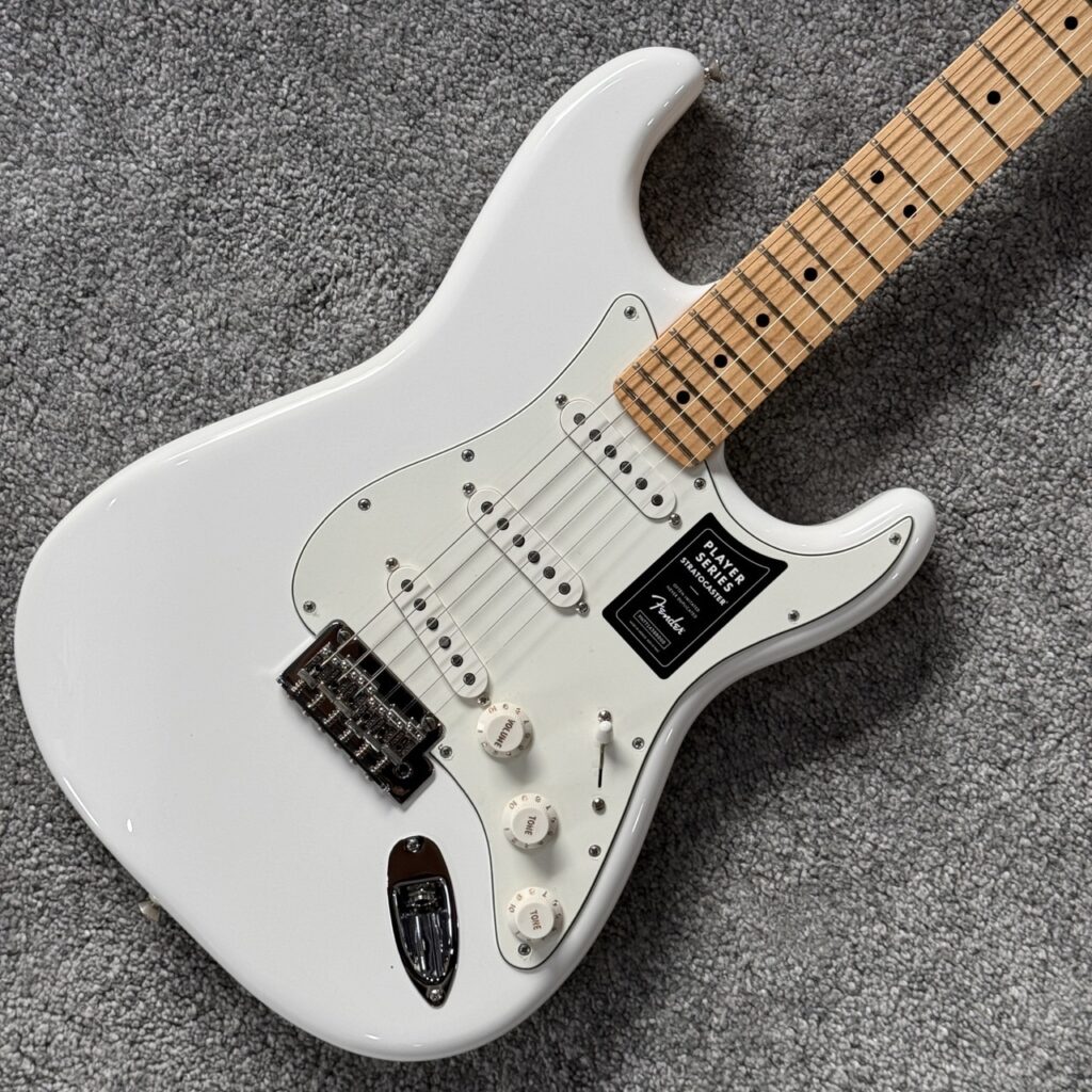 FENDER PLAYER STRAT