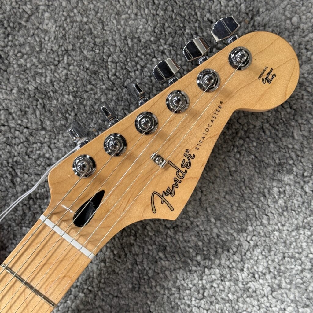 FENDER PLAYER STRAT